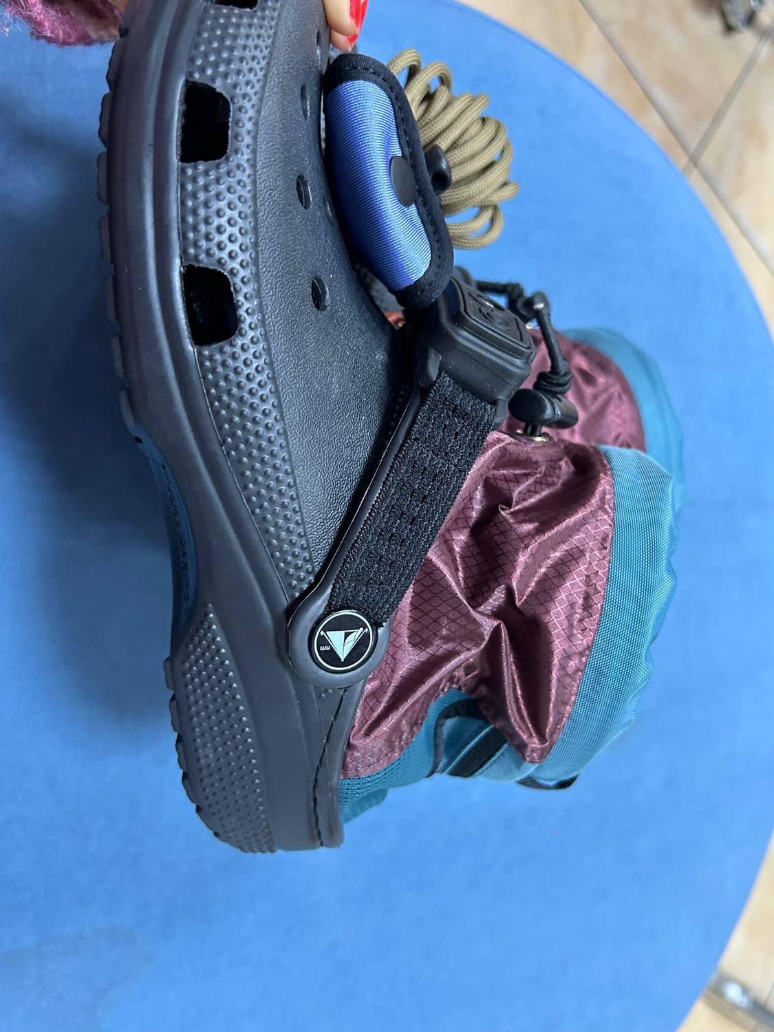 크록스 x 니콜 맥러플린 캠프사이트 클래식 클로그 블랙 상품이미지5