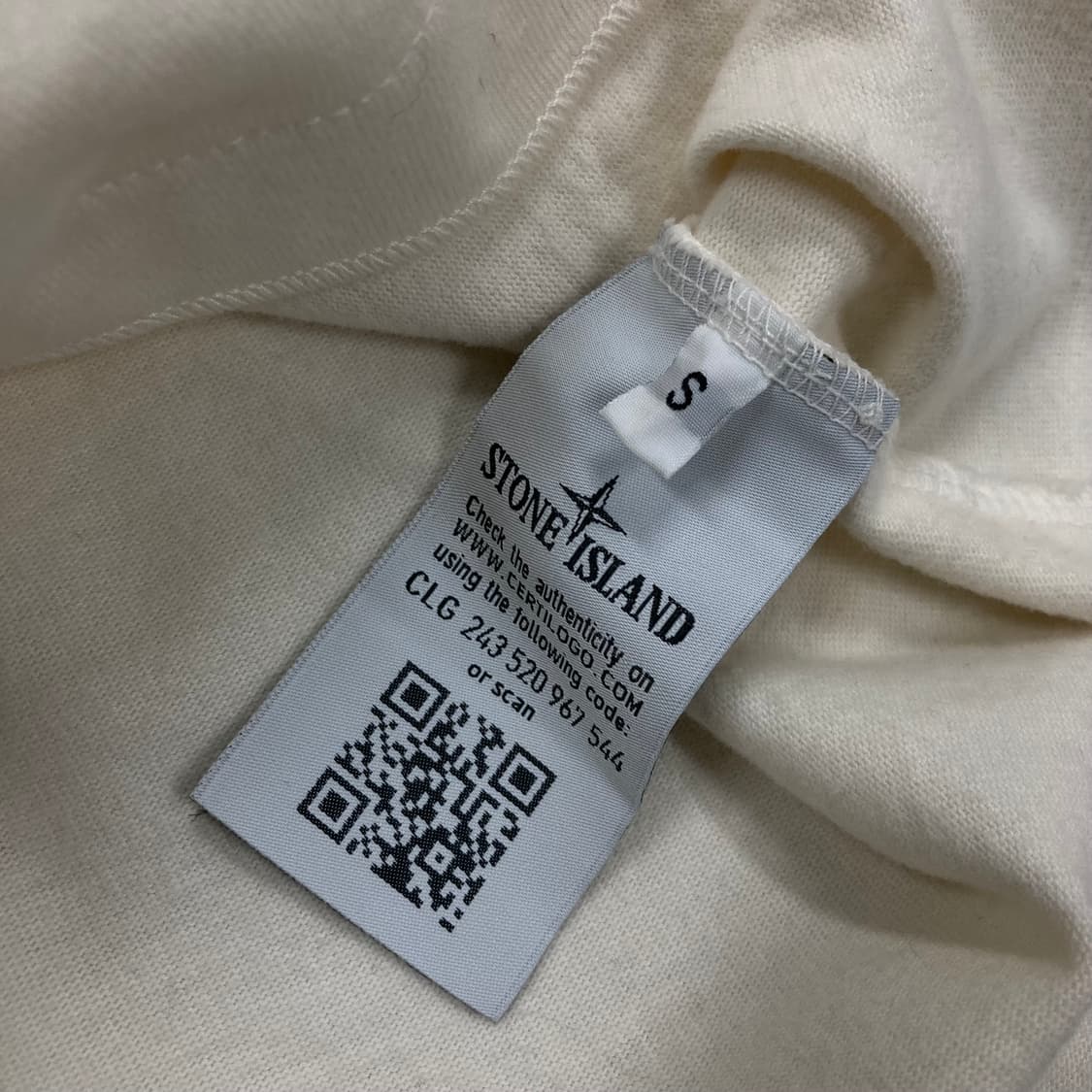 스톤 아일랜드 아이보리 컬러 와펜 롱 슬리브 상품이미지4