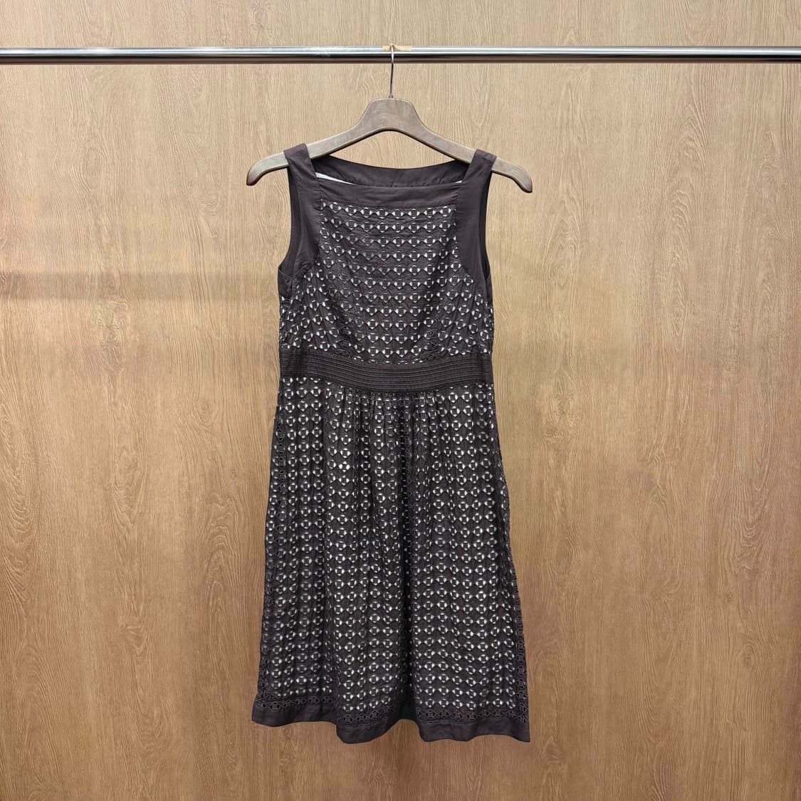 막스마라 스튜디오 슬리브리스 원피스 펀칭 레이스 디테일 다크브라운 상품이미지2