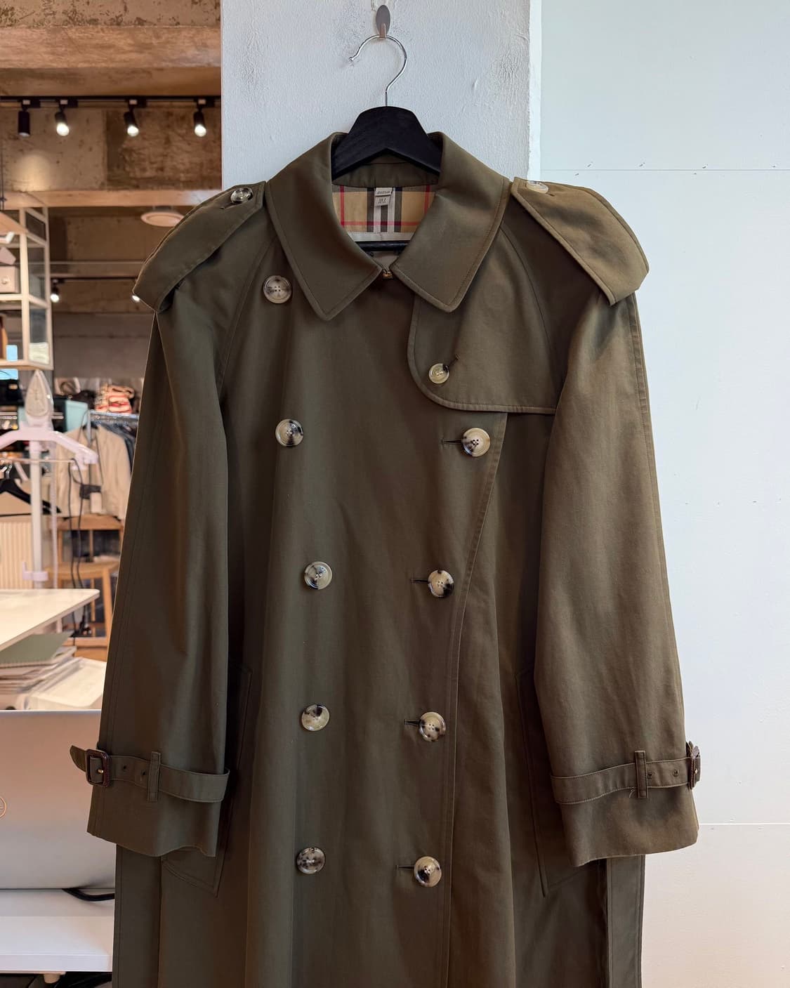 버버리 카키 더블 헤리티지 트렌치 코트 상품이미지3