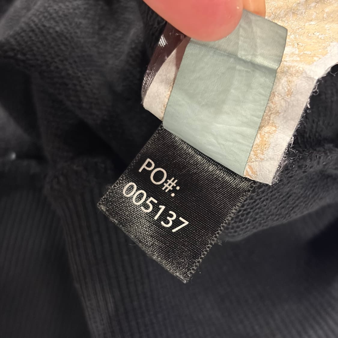 [L] 무스너클 블랙 로고 맨투맨 티셔츠 C8 상품이미지9