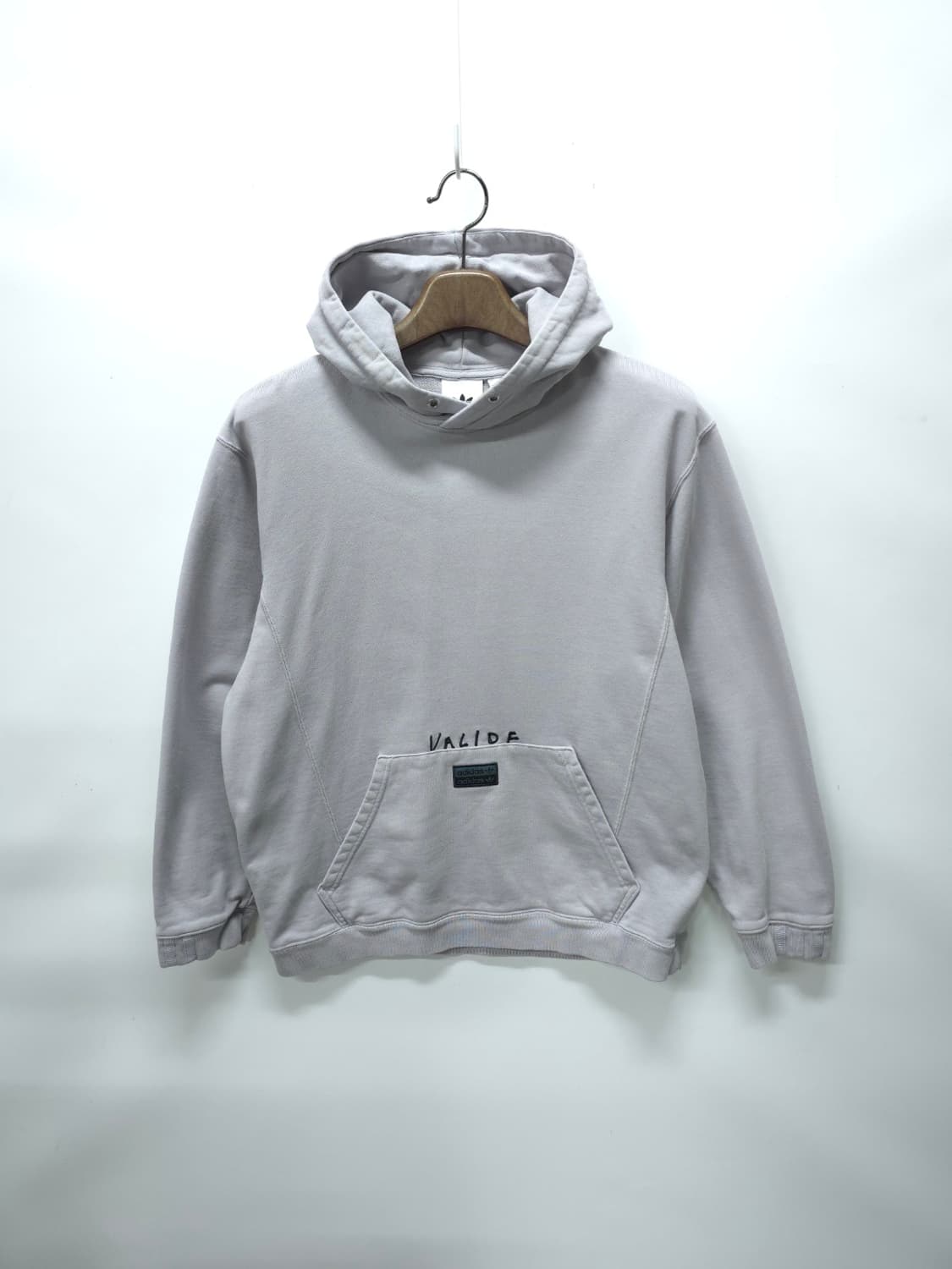 아디다스 VALIDE 레터링 디테일 포인트 후드티 상품이미지1