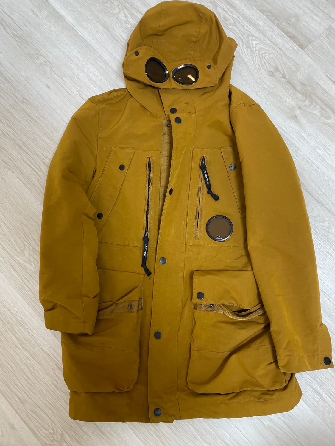 Cp컴퍼니 바람막이 상품이미지1