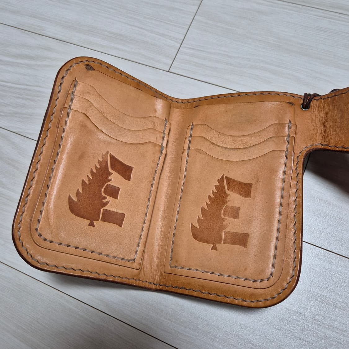 유잉드라이굿즈 (Ewing Dry Goods) 지갑 판매 상품이미지3