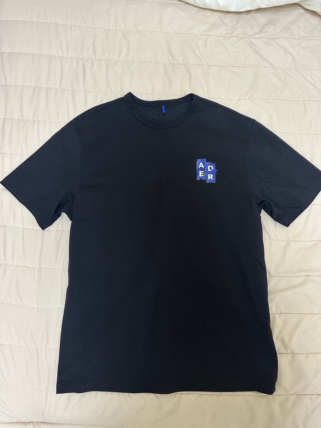 아더에러 시그니피컨트 반팔티 블랙 상품이미지1