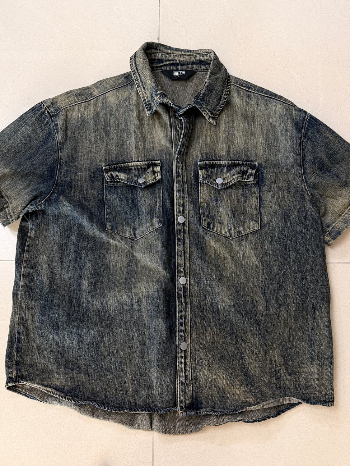 트릴리온 레인 슬럽 워싱 오버핏 데님 반팔 셔츠 (DEEP BLUE) 상품이미지1