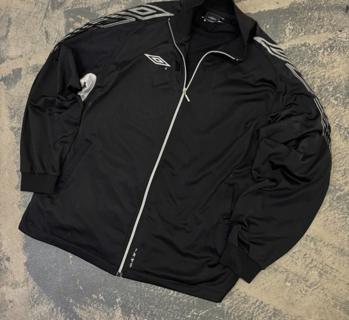 엄브로 블랙 트랙 자켓 105/XL 상품이미지1