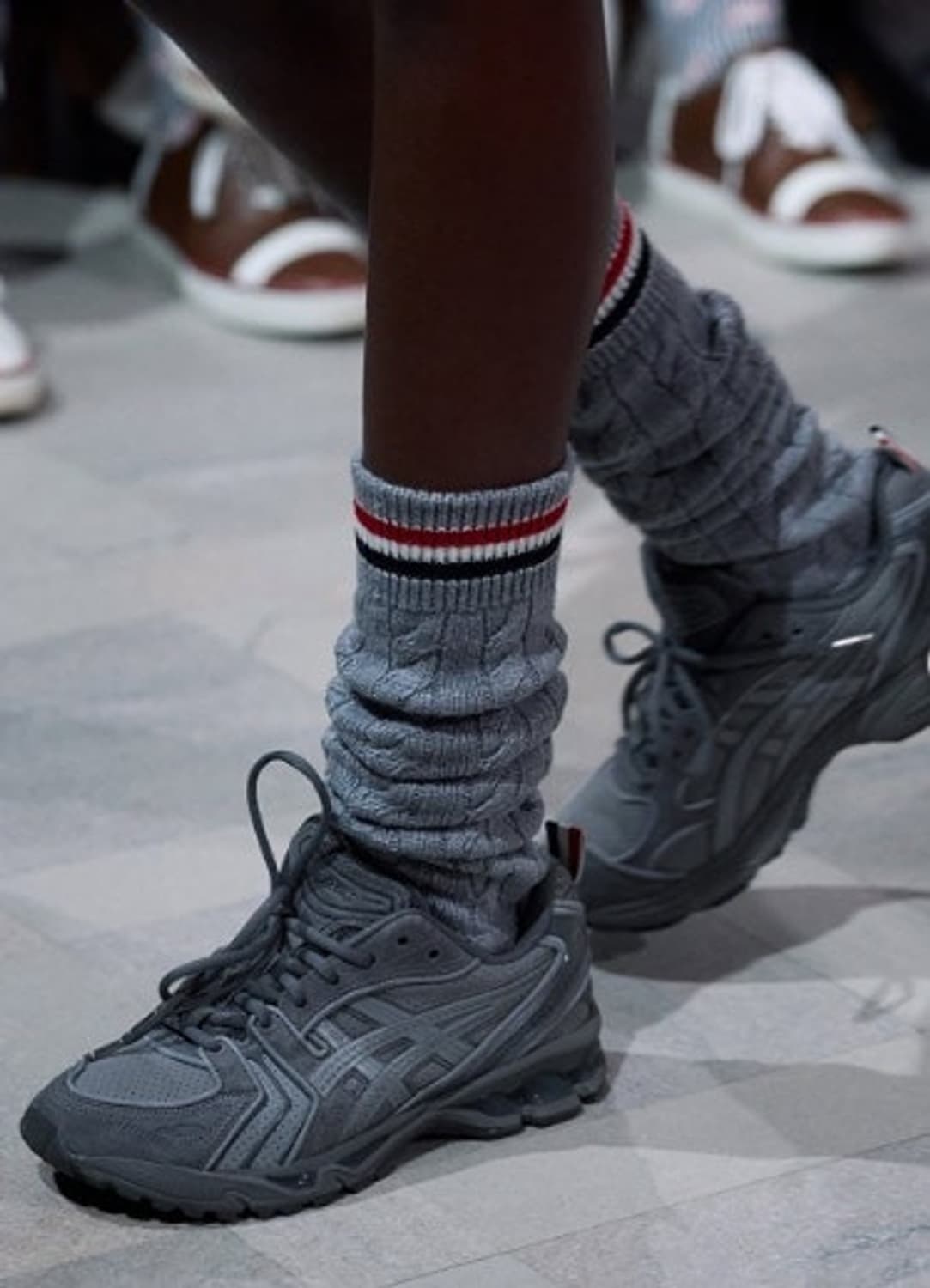 톰브라운 아식스 콜라보 235 그레이 상품이미지1