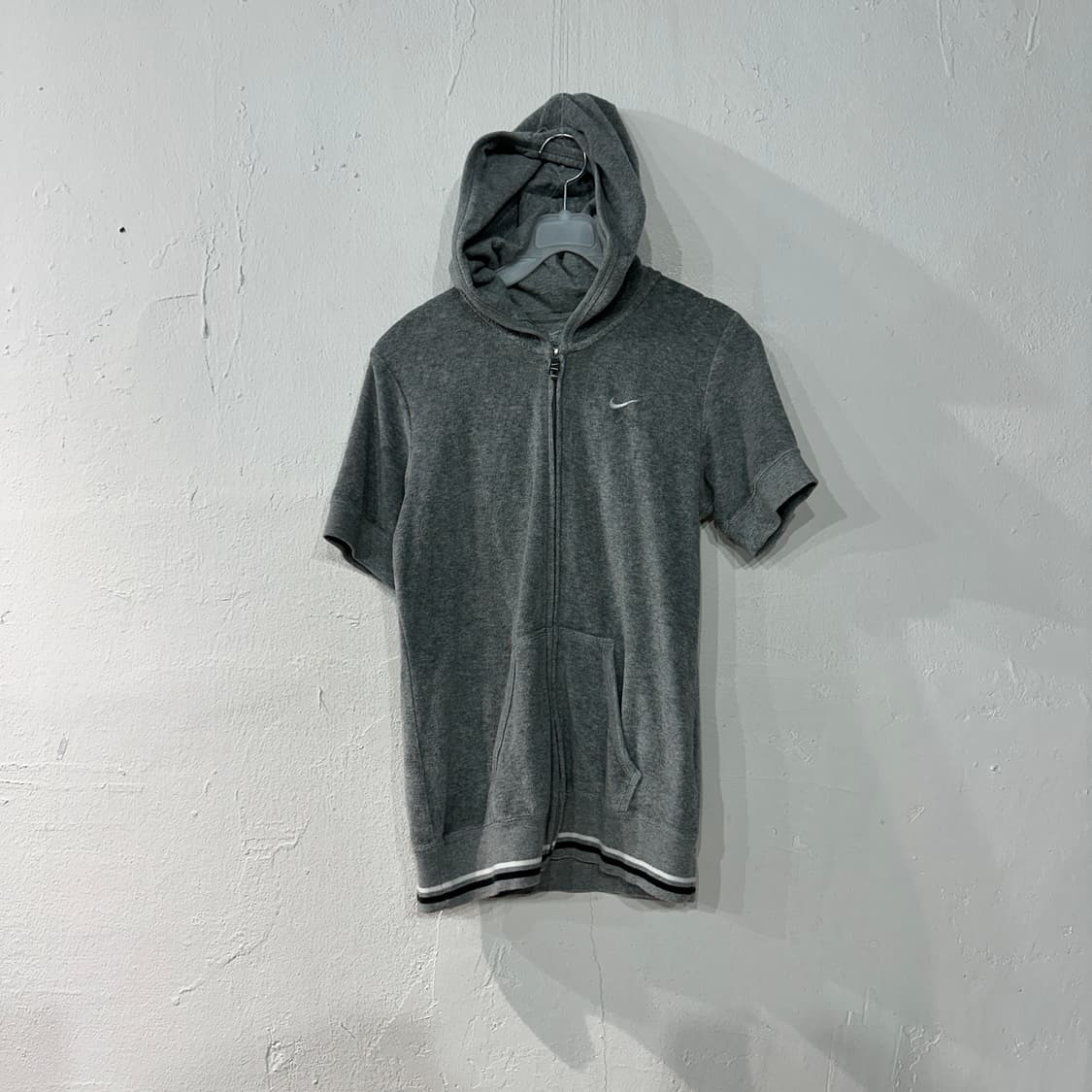 나이키 벨벳 반팔후드집업 여성M 상품이미지1