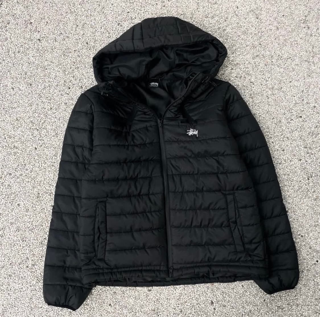 스투시 블랙 경량 패딩 상품이미지1