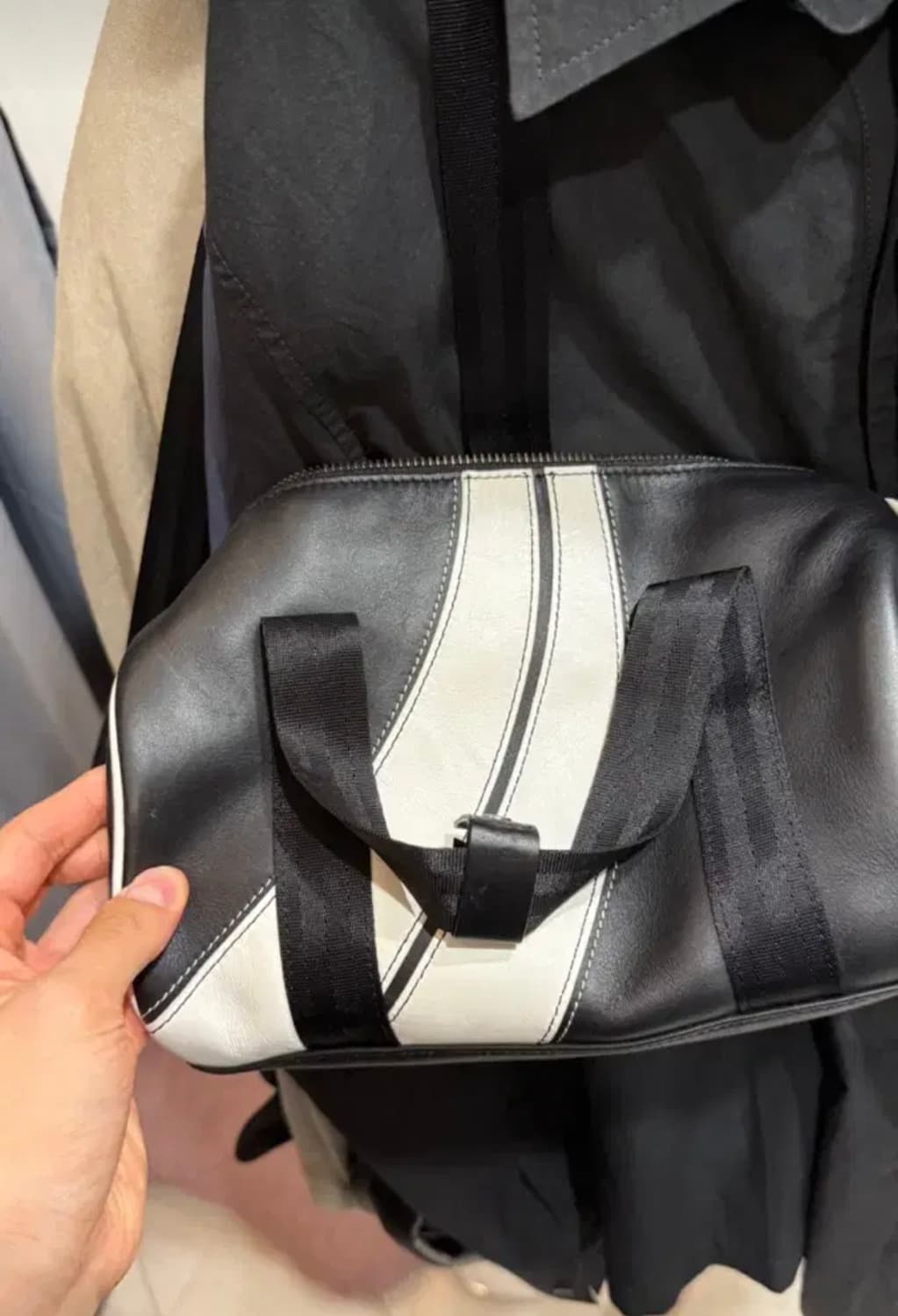 아더에러 Bashar 더플백 블랙 상품이미지5