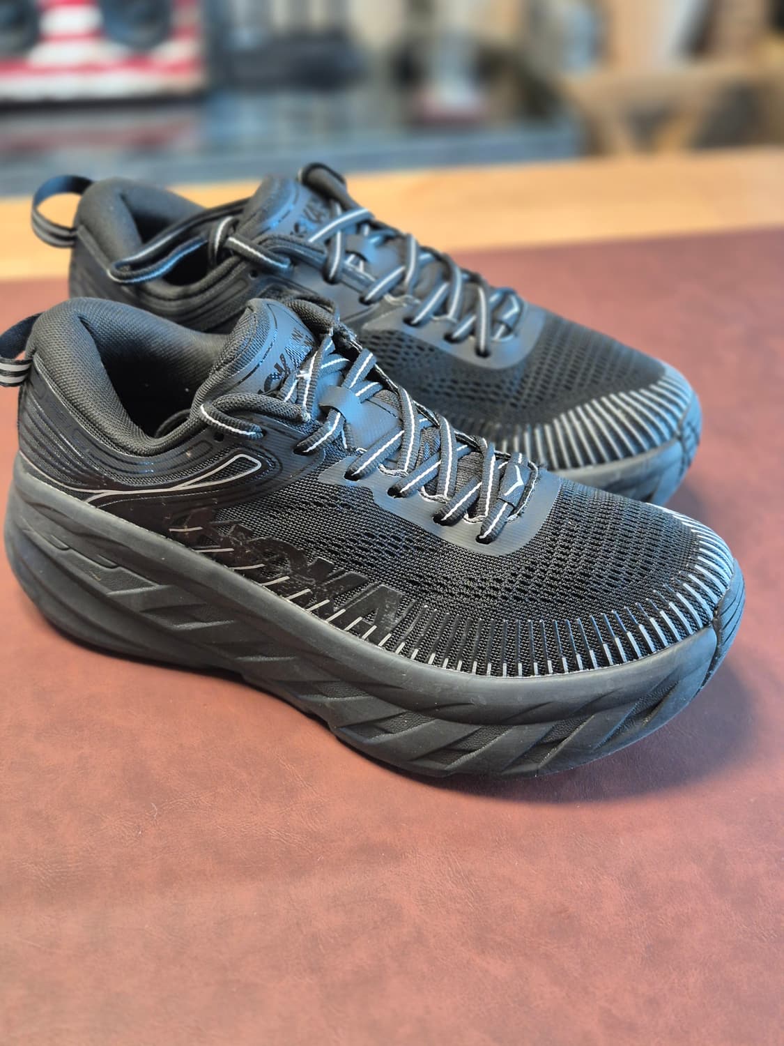 250 호카오네오네 본디7 런닝화 상품이미지1