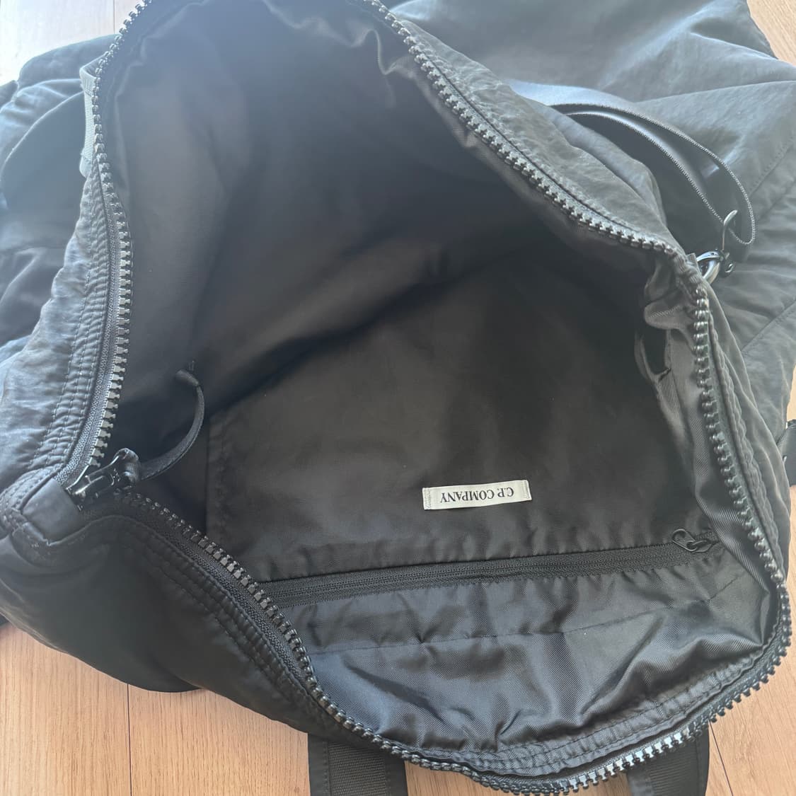 Cp컴퍼니 나일론 B 토트백 블랙 - 24FW  상품이미지5