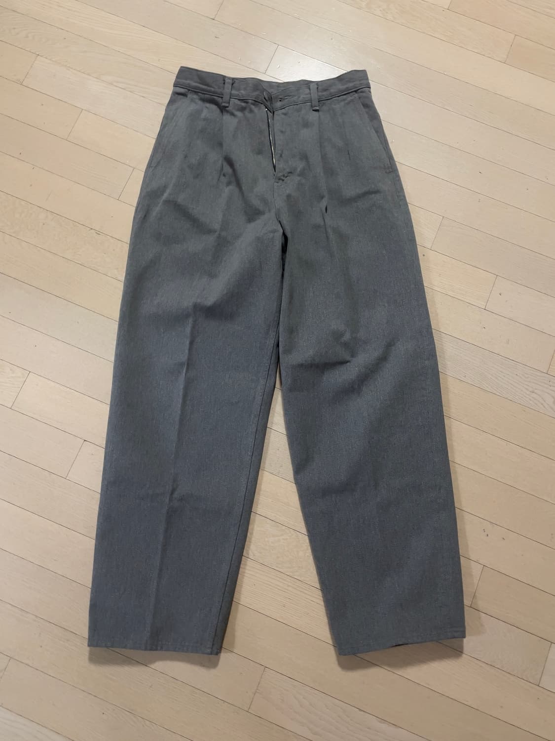 그라프페이퍼 투턱팬츠 상품이미지1