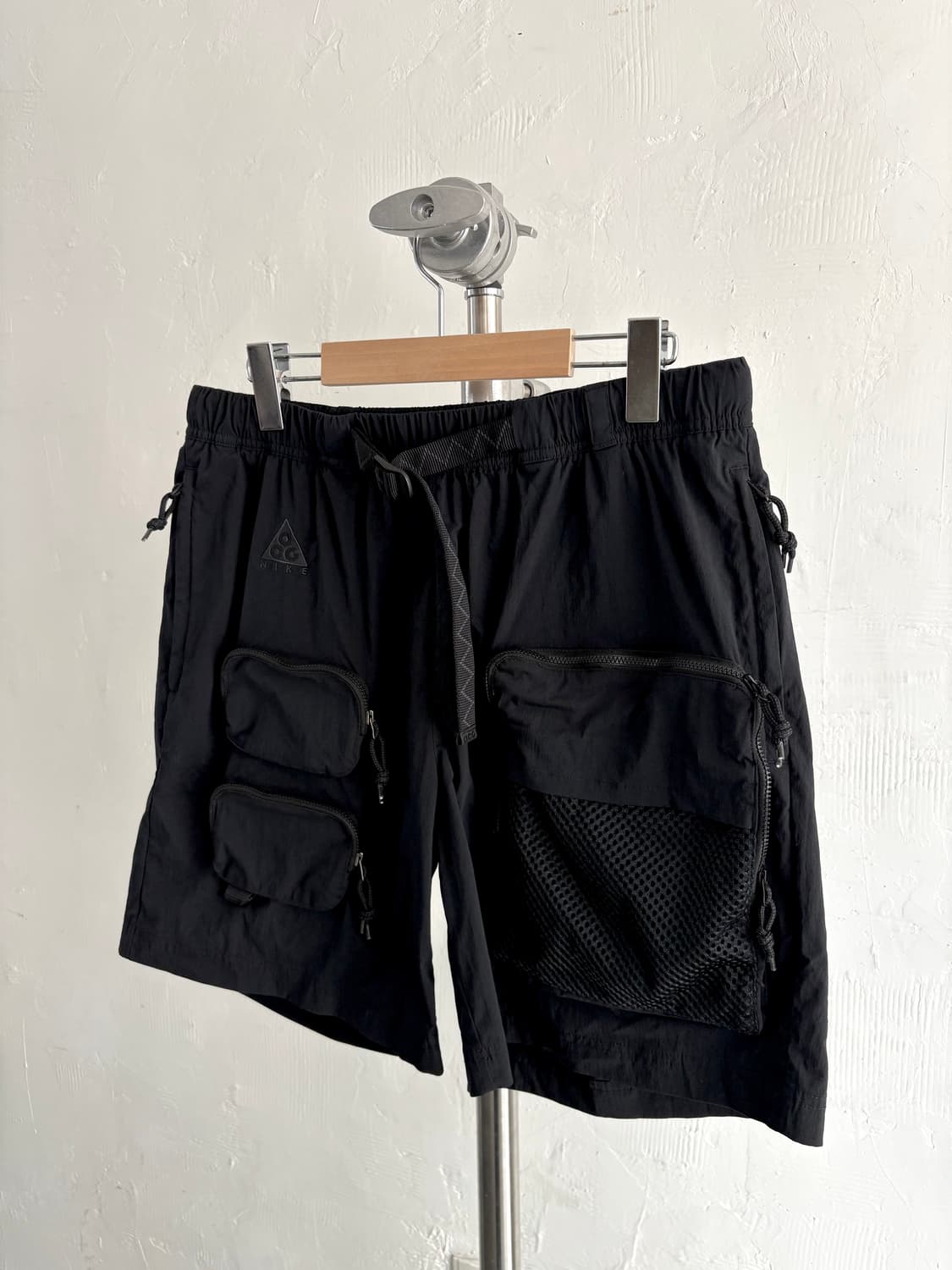 나이키 ACG 블랙 카고 숏츠 상품이미지2