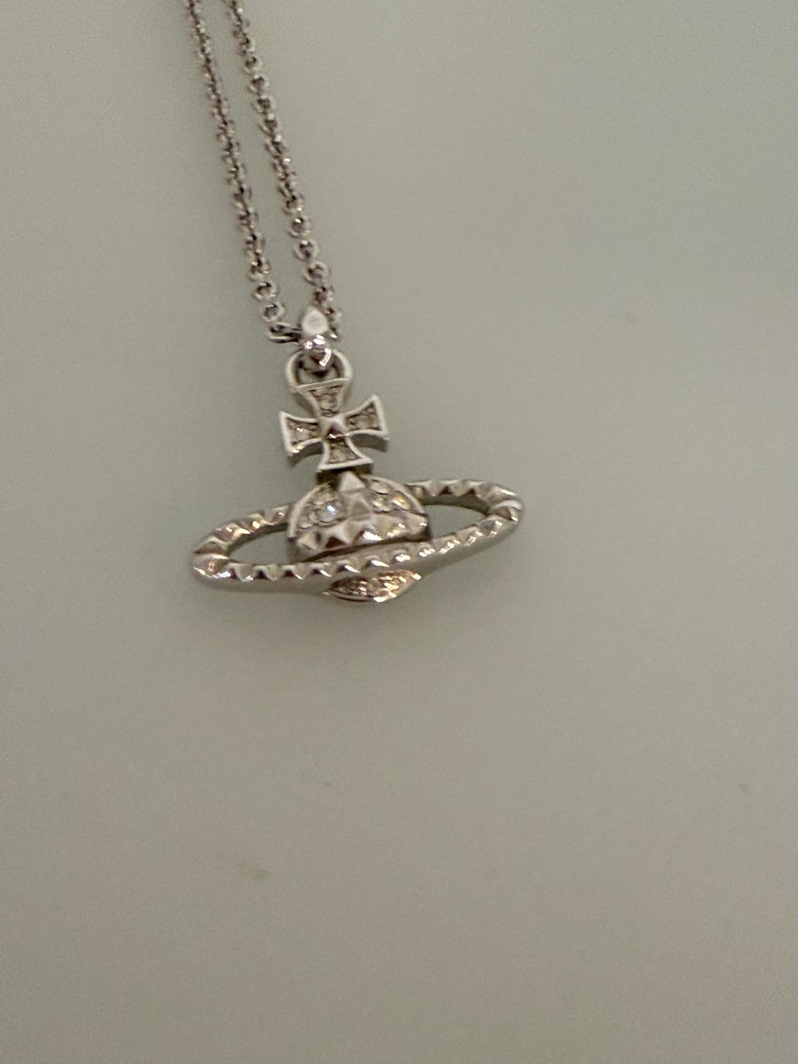 비비안 웨스트우드 메이페어 바스 릴리프 목걸이 상품이미지1