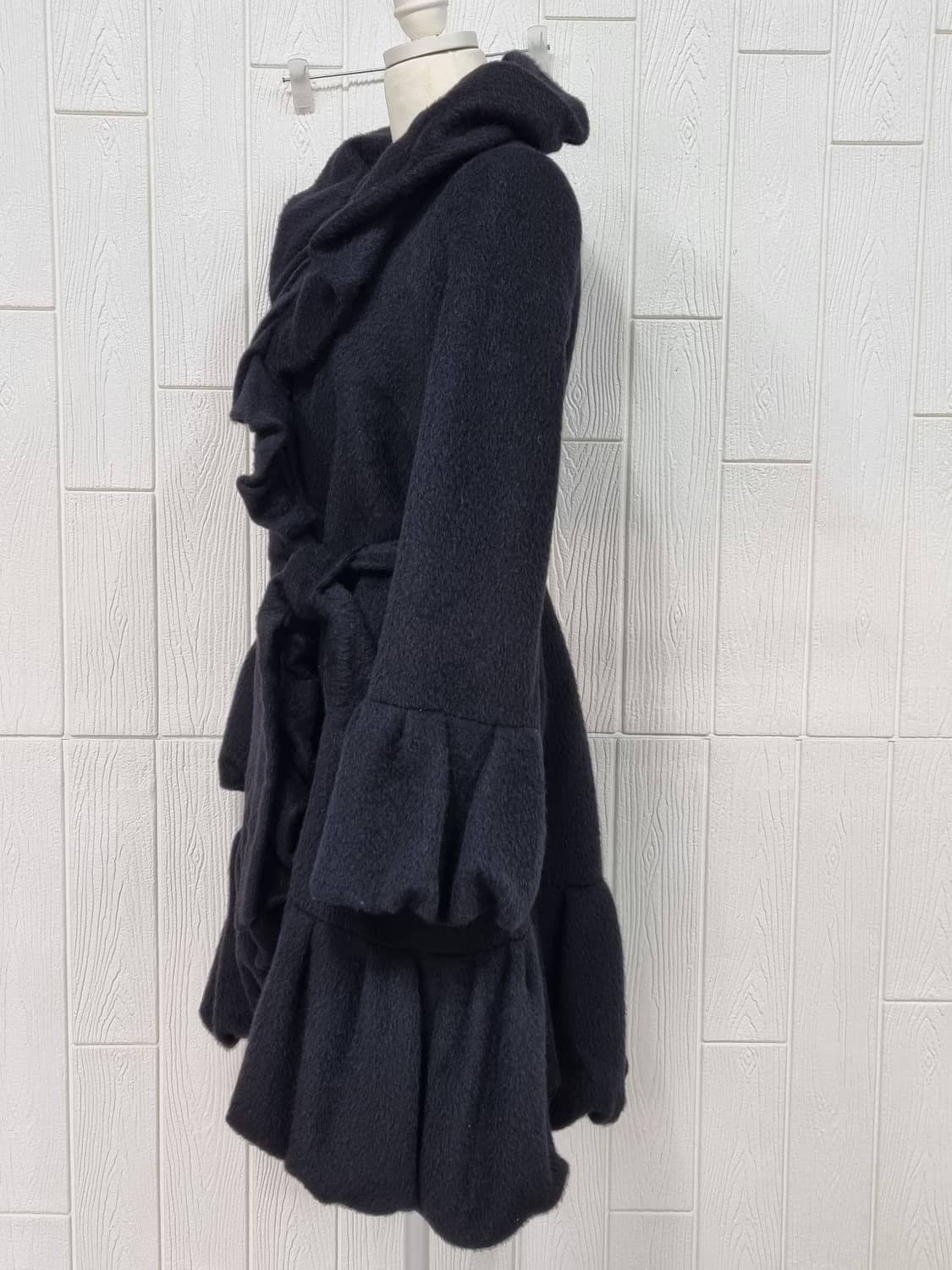 에포카(일본) 블랙 프릴 코트 ITL 40 (66) 상품이미지2