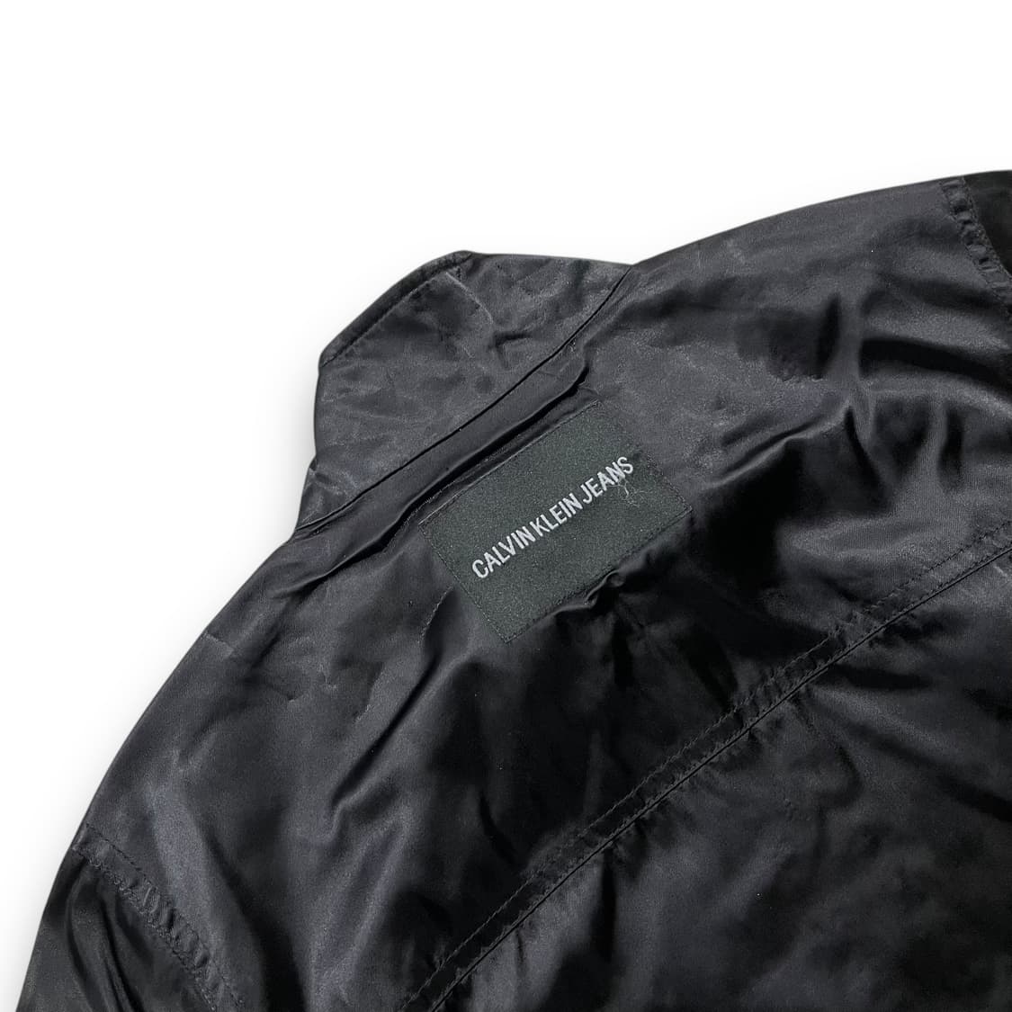 캘빈 클라인 딥 다크 글로시 나일론 봄버자켓 상품이미지5