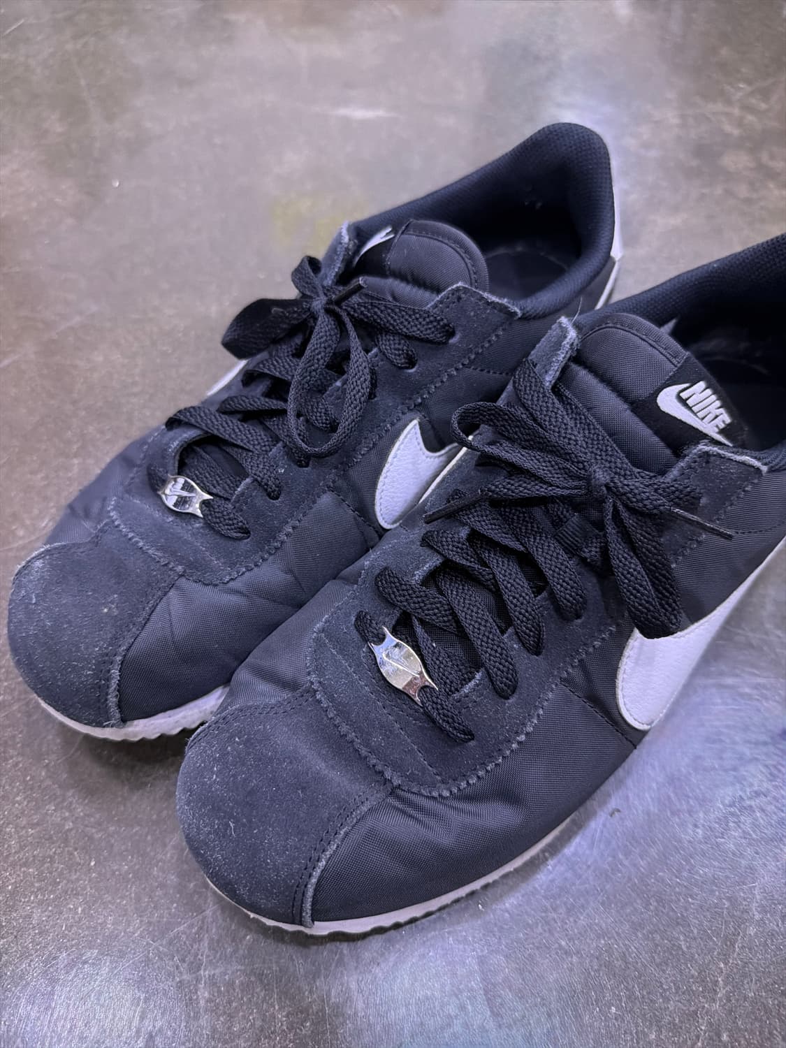 나이키 클래식 코르테즈 나일론 스웨이드 블랙 화이트 285 상품이미지3