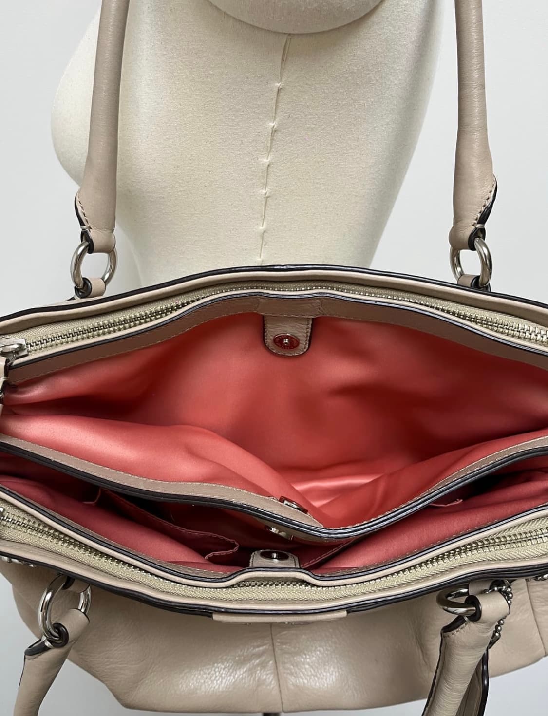 Coach beige pink shoulder bag 상품이미지5
