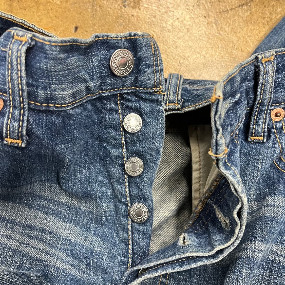 [정품] 리바이스 워싱 데님 청바지 b15 상품이미지6