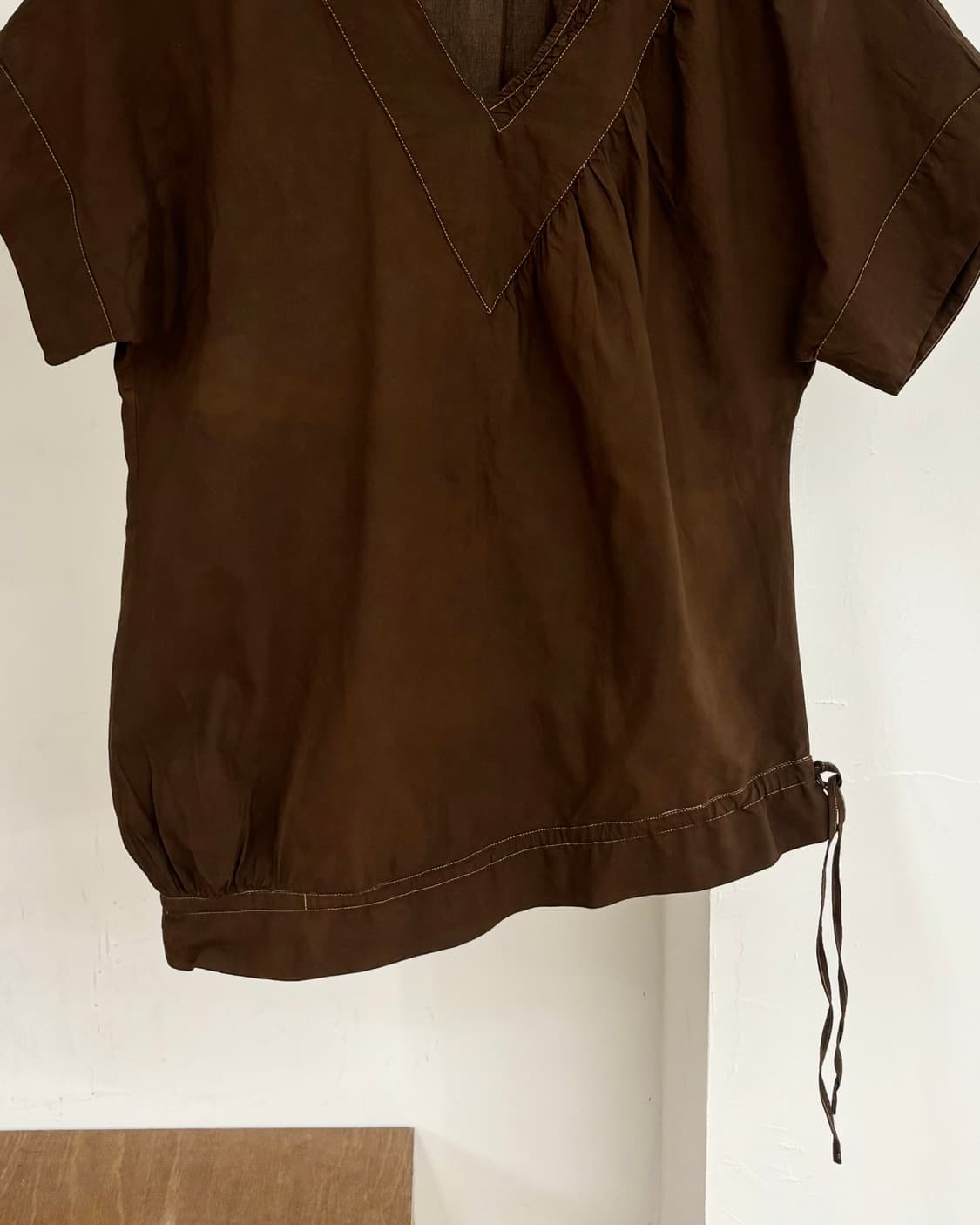 드리스 반 노튼 브라운 브이넥 드로스트링 반팔 블라우스 상품이미지5