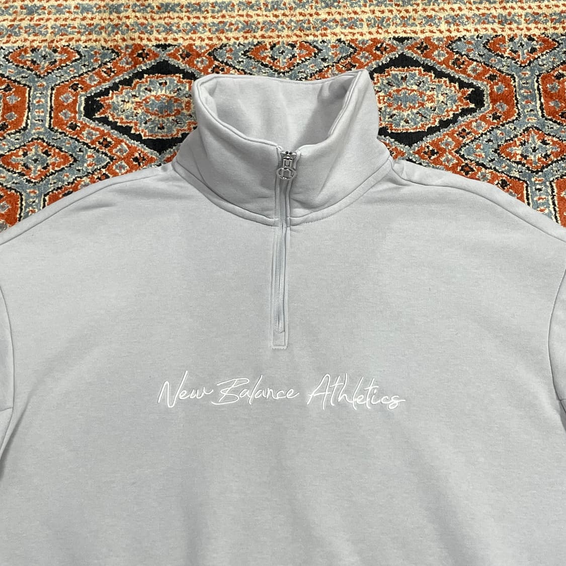 뉴발란스 스펠로고 그레이 기모 반집업 크롭 맨투맨 티셔츠 여성85 상품이미지2