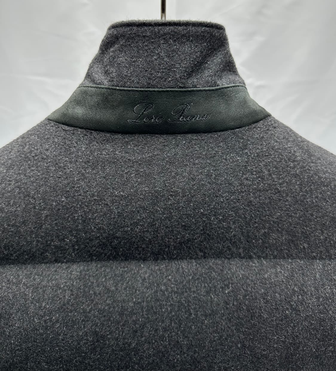 로로피아나 울·캐시미어 구스다운 패딩 자켓 M(100~105) 민트급 판 상품이미지3