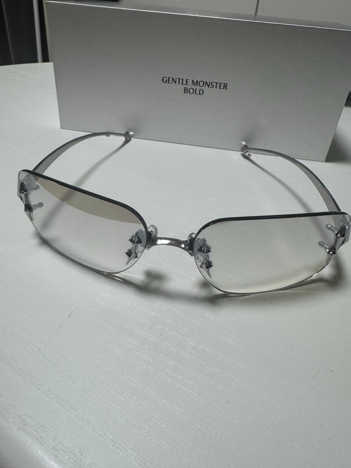 젠틀몬스터 선글라스 TTL 02 (BRG) 팝니다 ! 상품이미지2