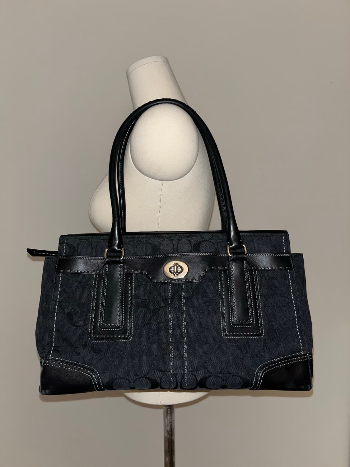 🎉BLACK FRIDAY🎉 Coach all black bag 상품이미지1