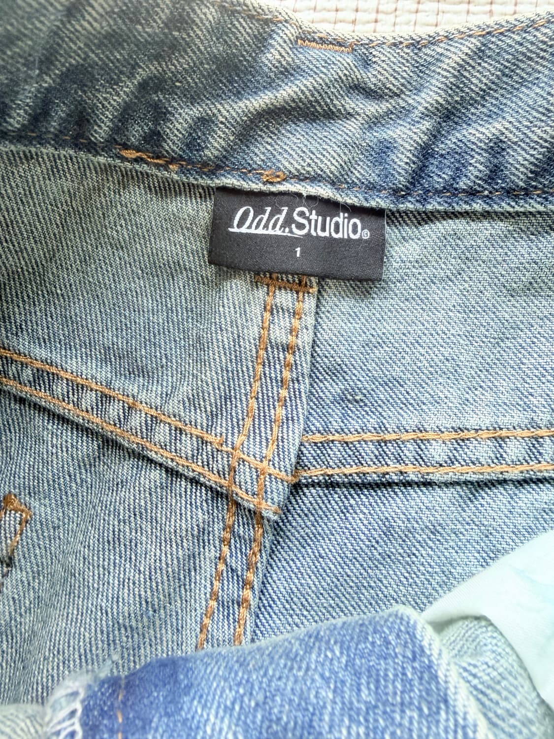 오드스튜디오 샌드 워싱 카고 와이드 데님 팬츠 - LIGHT BLUE 상품이미지4