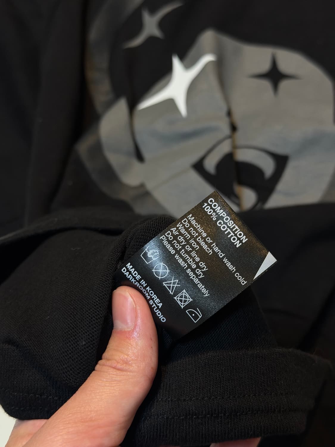 다크룸 스튜디오 X 기안84 콜라보 티셔츠 블랙 상품이미지5