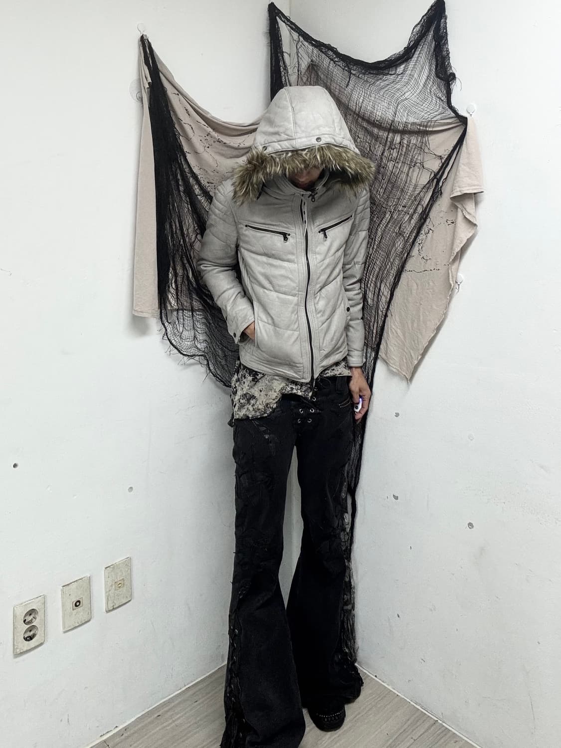 [HIDEAWAYS Nicole]VKEI Grey Leather Down 상품이미지2