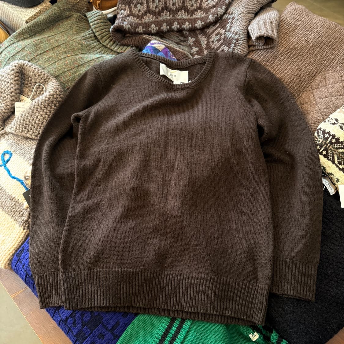 AKM 다크 브라운 니트 스웨터  상품이미지1