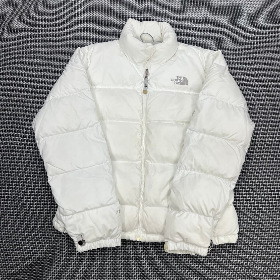 노스페이스 화이트 눕시 700 패딩 상품이미지1
