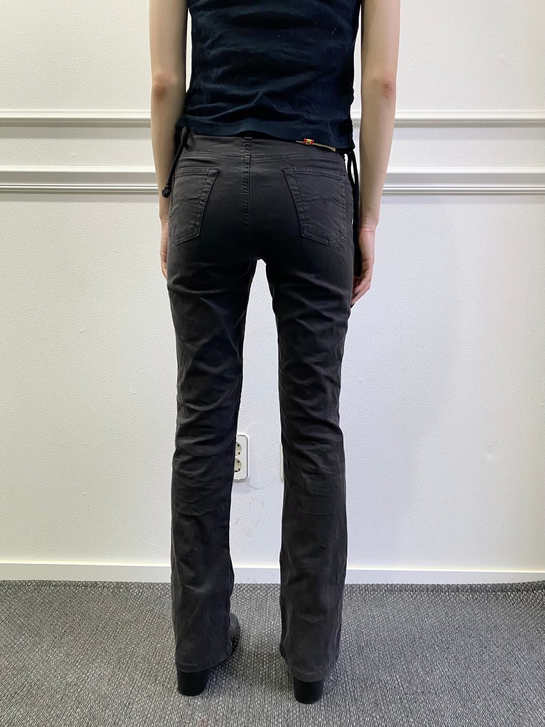 Slim Fit Semi Boots Cut Black Pants 상품이미지3