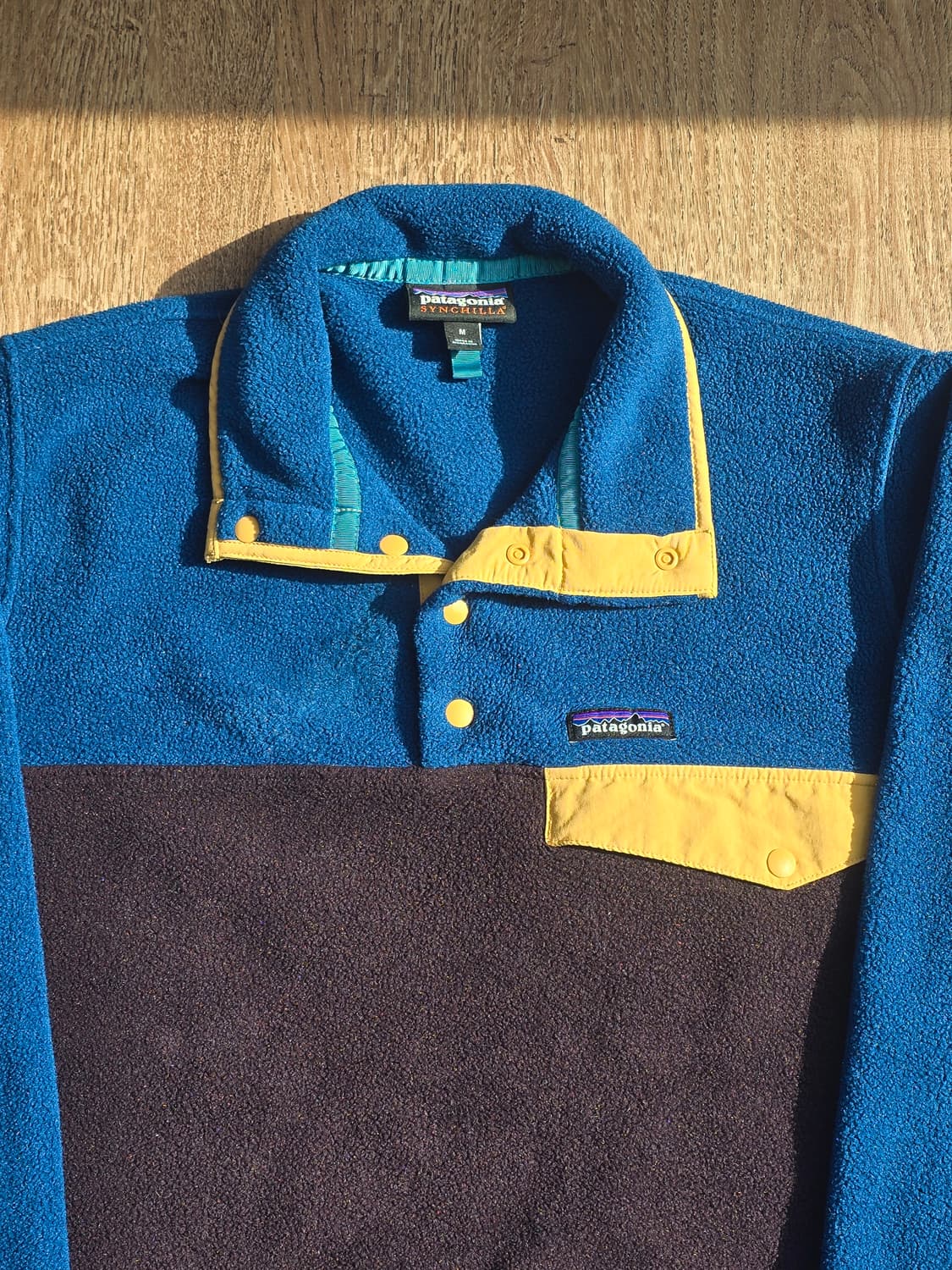 파타고니아 신칠라 투톤 스냅티 옵시디엄 플럼 M 라이트웨이트 상품이미지1