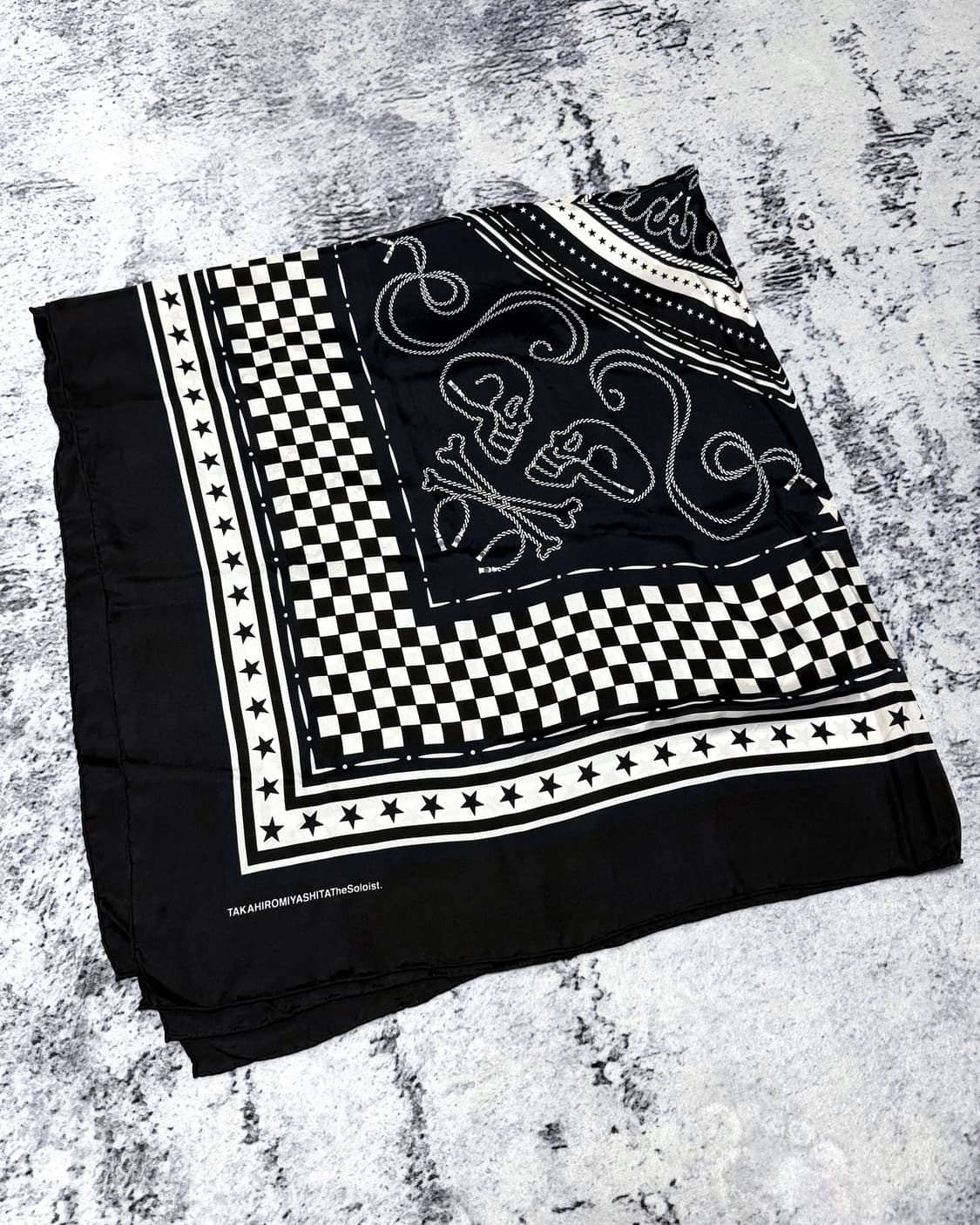 솔로이스트 실크 반다나 스카프 상품이미지1