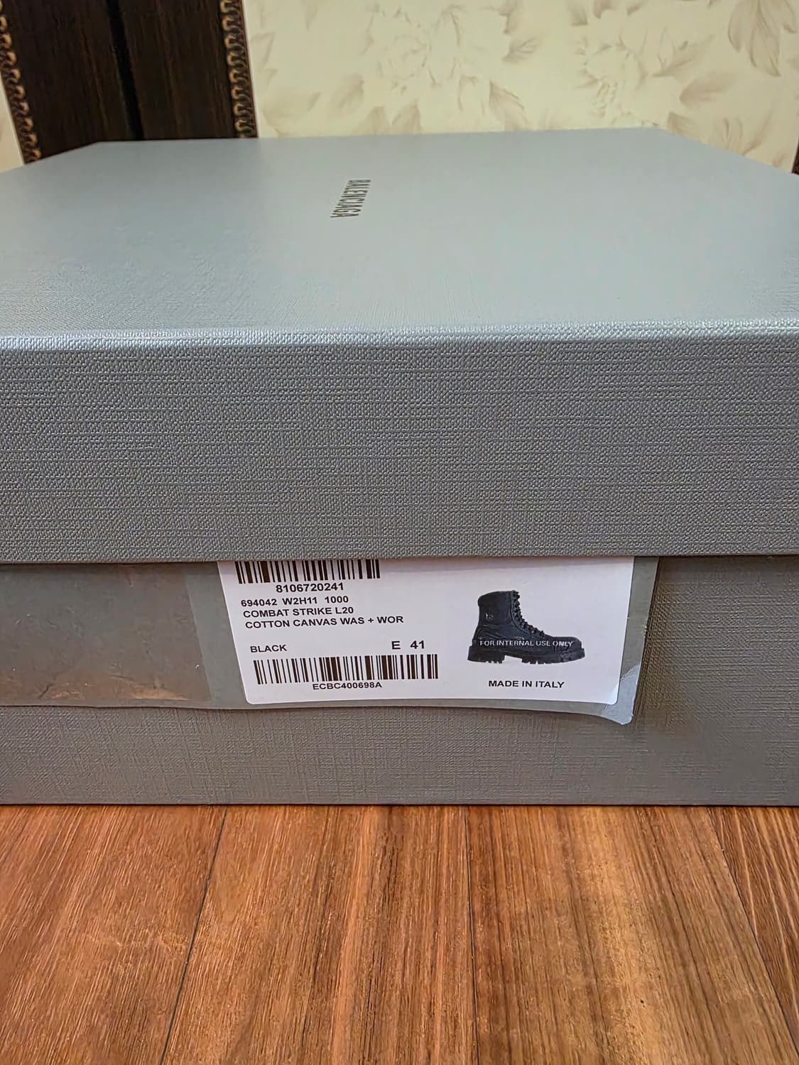 발렌시아가 컴뱃 스트라이크 41 블랙 상품이미지1