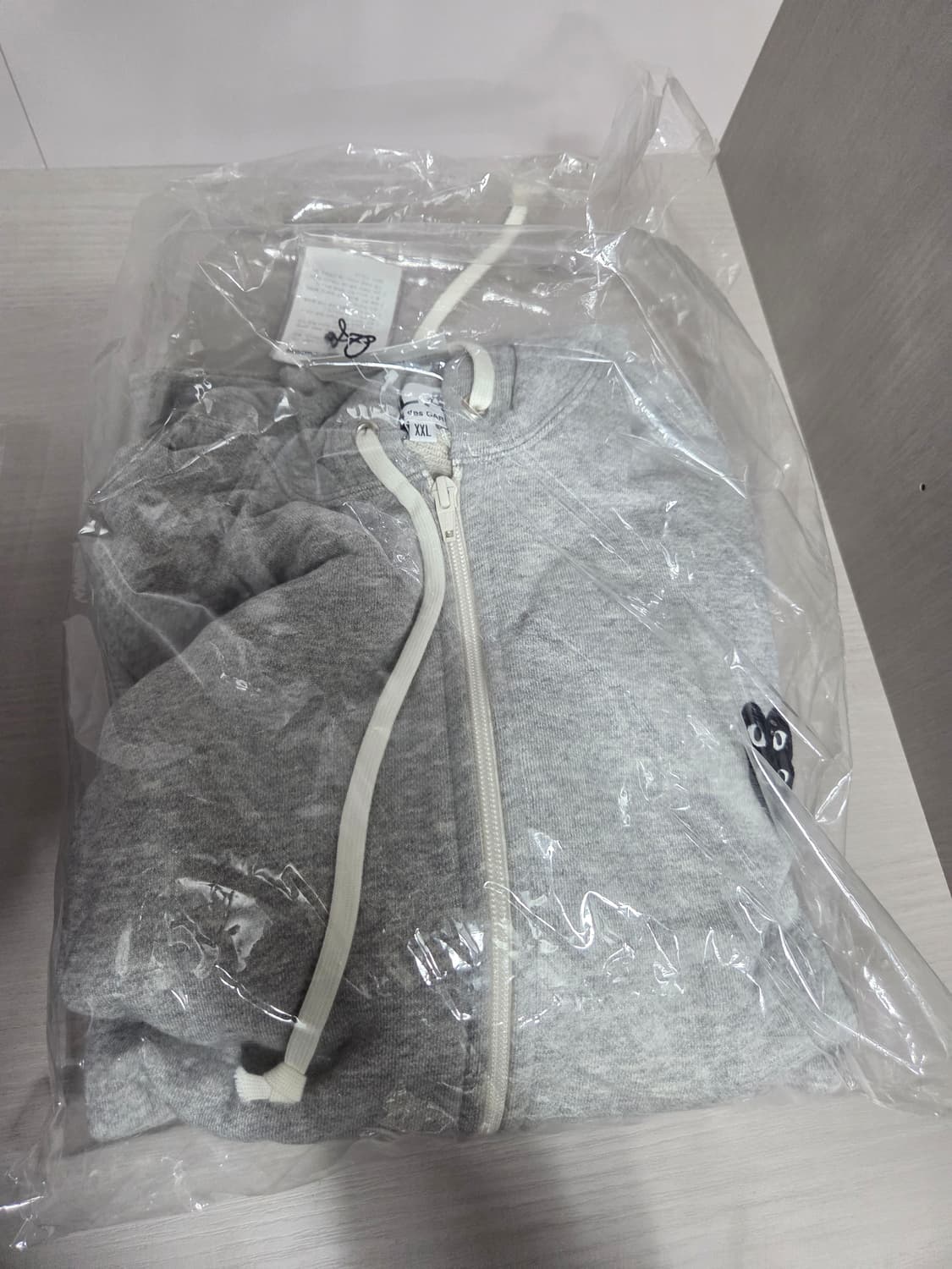 꼼데가르송 그레이 하트 로고 후드집업 xxl 상품이미지5