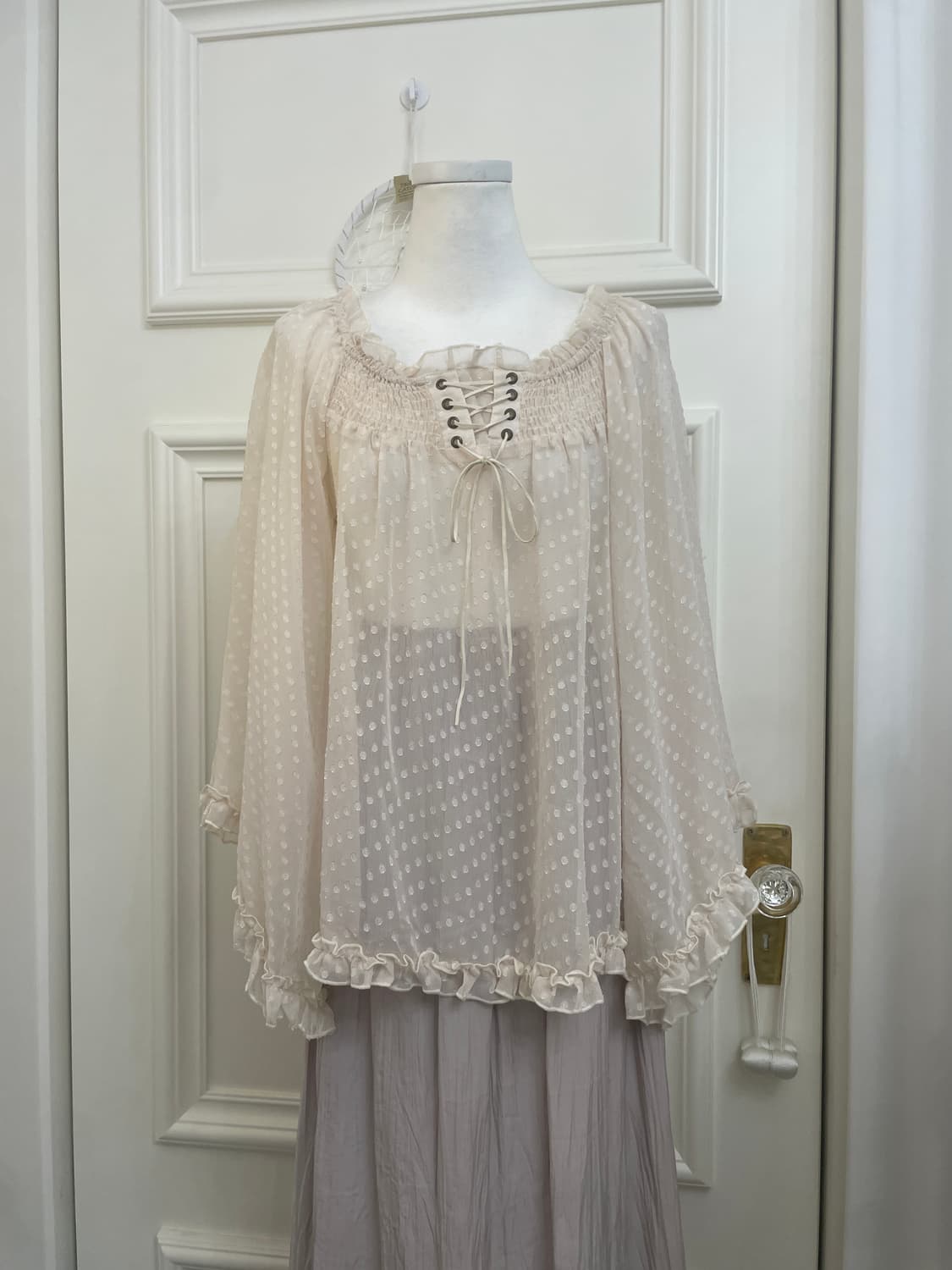 cool ivory lace-up dot long sleeve blous 상품이미지1