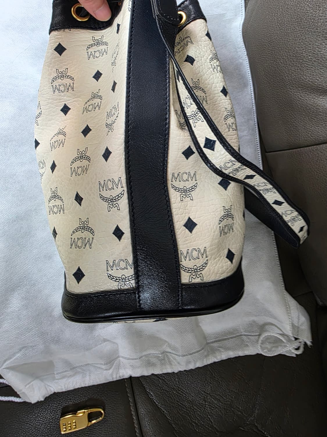 MCM 버킷백 판매합니다 상품이미지7