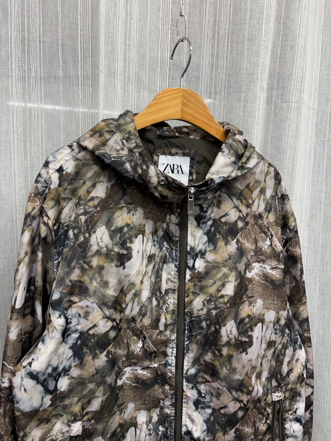 ZARA 자라 리얼트리 바람막이 자켓 Size: 42사이즈 상품이미지2