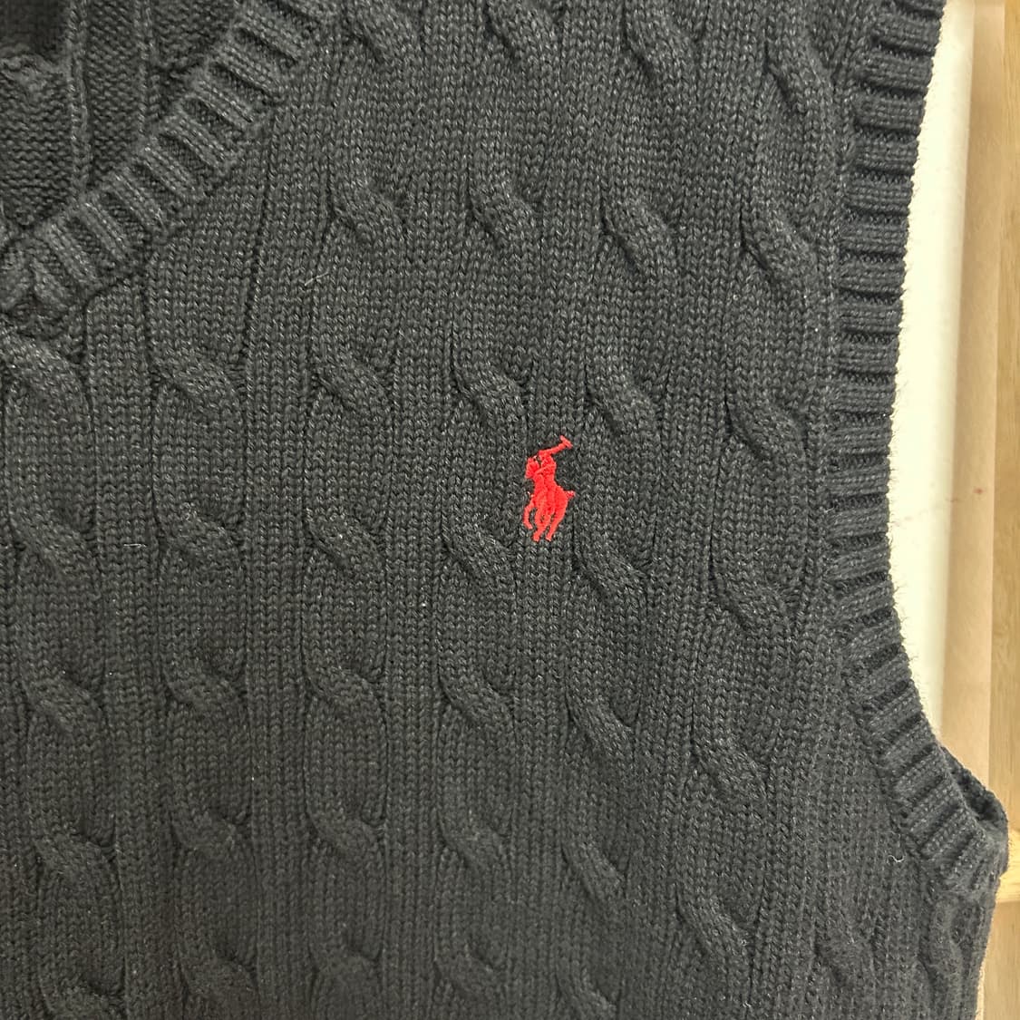 폴로 랄프로렌 신형QR 포니로고 그레이 케이블 니트 베스트 상품이미지4