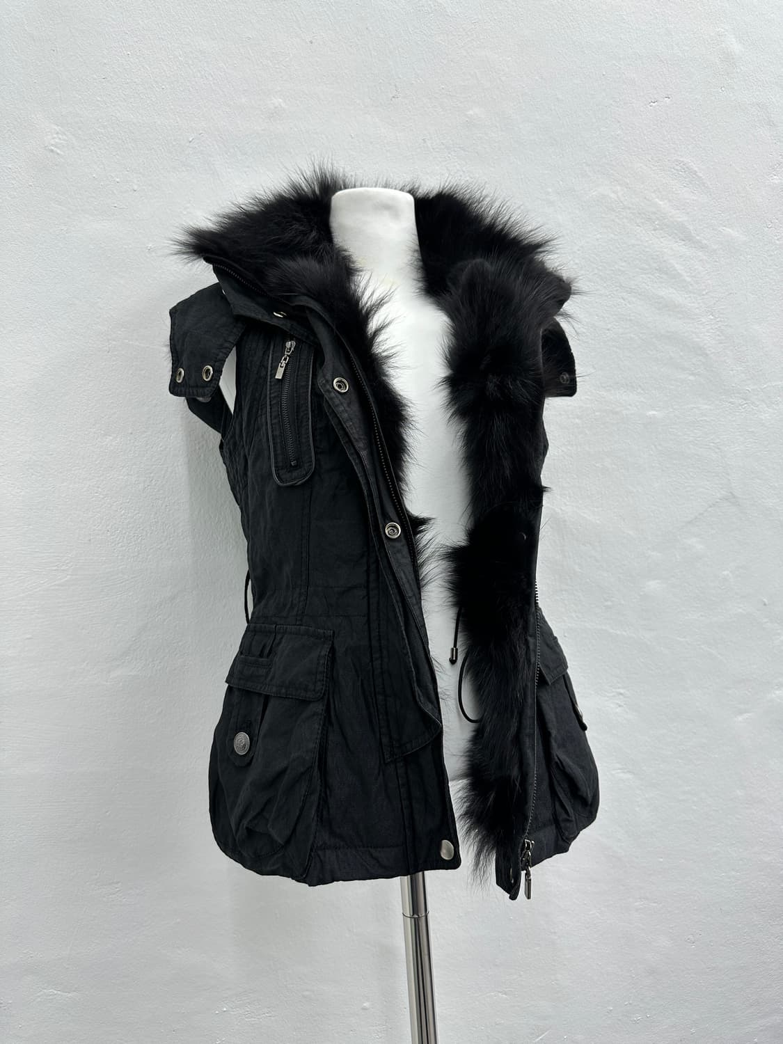 Fox fur zipper detail hood vest 상품이미지1
