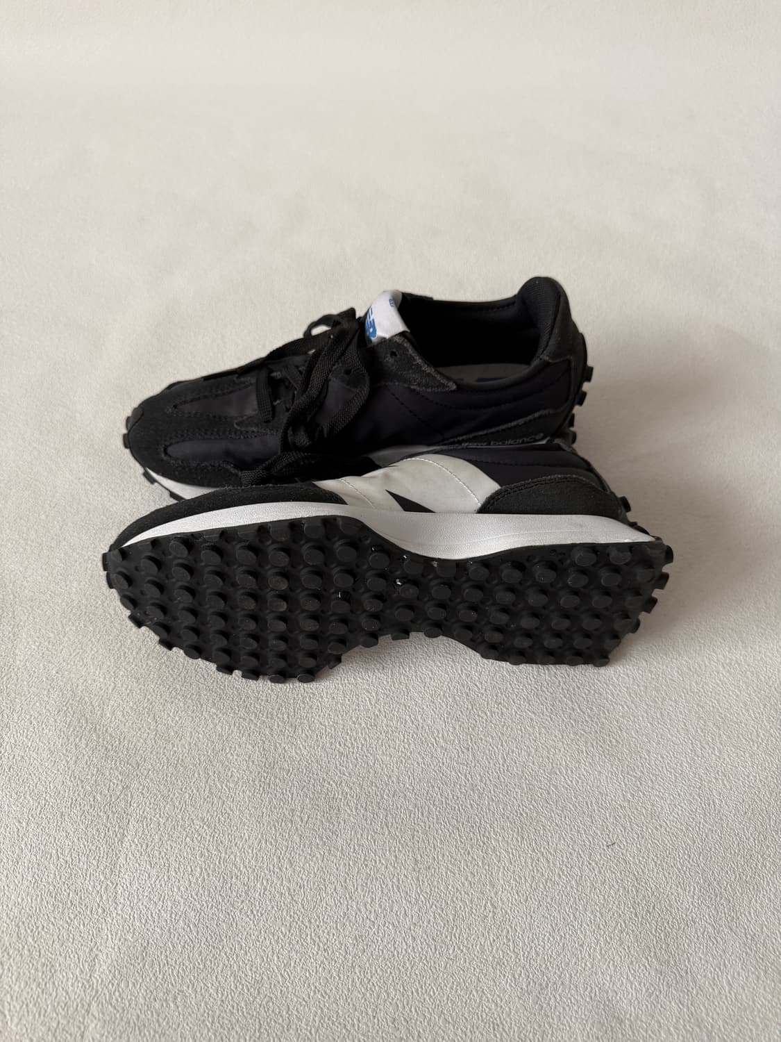 [230]뉴발란스(new balance) 327 검흰 스니커즈 상품이미지7