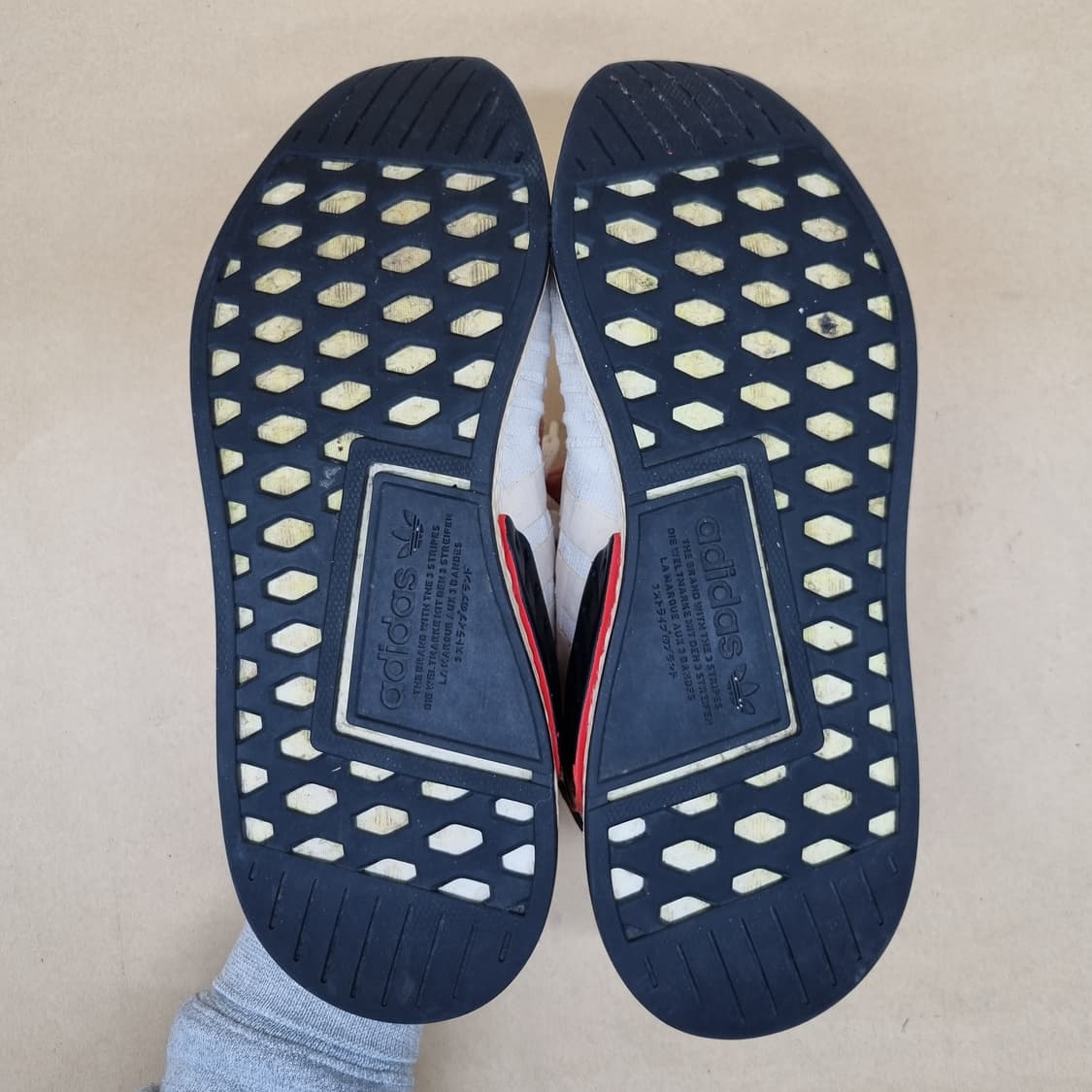 아디다스 NMD R1 프라임니트 스니커즈270 상품이미지3