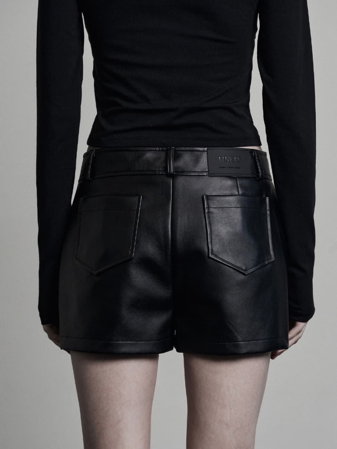 므넴 레더 쇼츠 반바지 블랙 1 상품이미지2