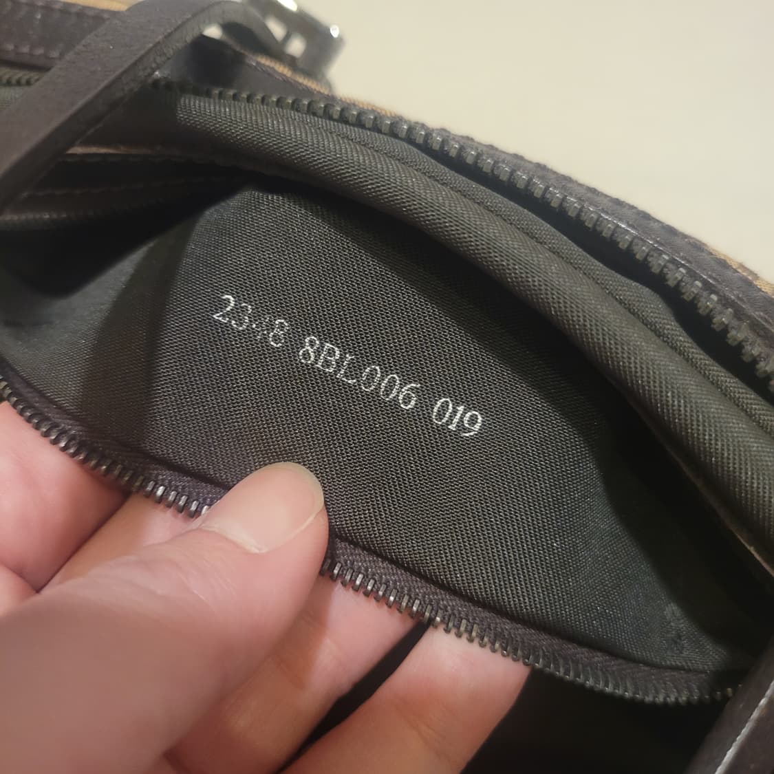 펜디 주카 캔버스 토트백 상품이미지8