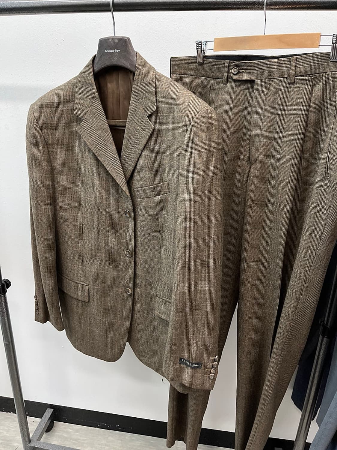 110-115,38) 꼬르넬리아니 클래식 셋업슈트  상품이미지1